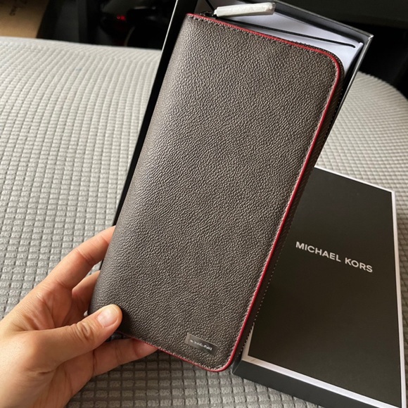 Michael Kors Jet Set Mens Brown/Ren Monogram Tech Zip Around Long Wallet - Picture 2 of 5